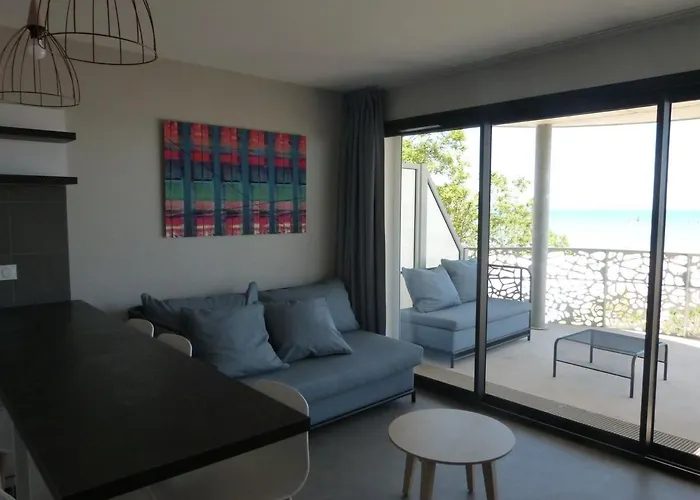 2 Chambres, Balcon, Acces Plage, Piscine, Parking, Animaux Admis - - Fr-1-194-232 *